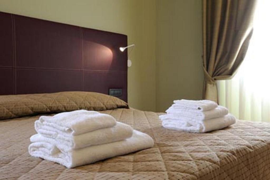 Hotel Magione Papale Relais LʼAquila Habitación foto