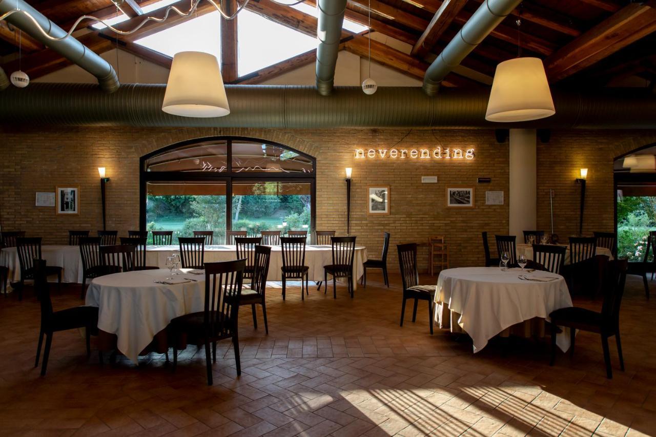 Hotel Magione Papale Relais LʼAquila Exterior foto